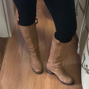 LUCKY Tan boots size 8.5M
